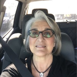 Meet your Posher, Debra